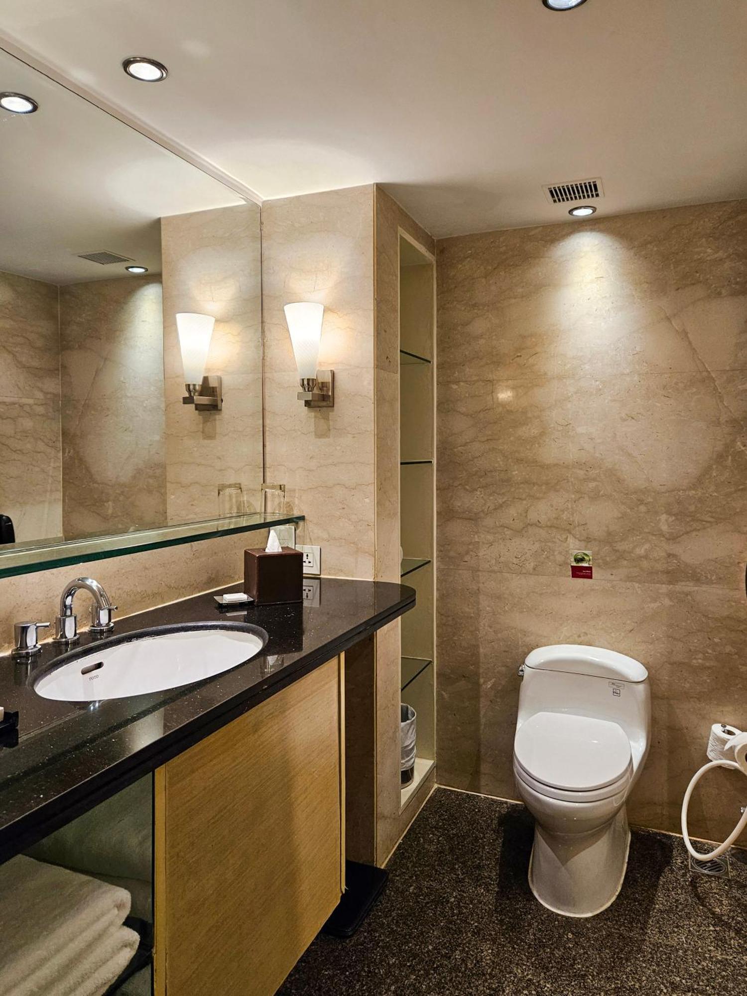 เลคไซด์ ชาเลต์ มุมไบ - แมริออท เอ็กเซกคิวทีฟ อพาร์ตเมนต์ Hotel ภายนอก รูปภาพ
